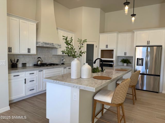 1047 Corte Aguila, Las Cruces, NM 88011