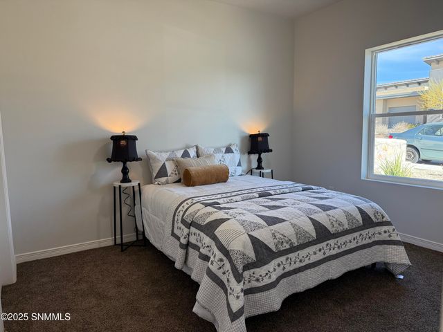 1047 Corte Aguila, Las Cruces, NM 88011