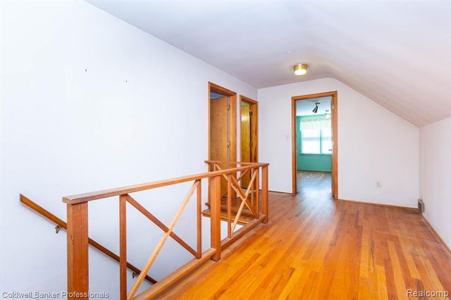 2135 Pontiac Drive, Sylvan Lake, MI 48320