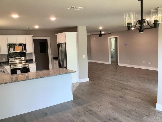 6413 Sanders St, Milton, FL 32570