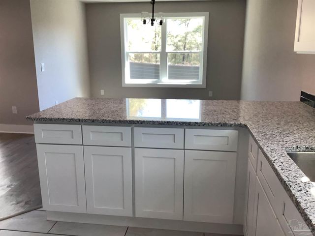 6413 Sanders St, Milton, FL 32570