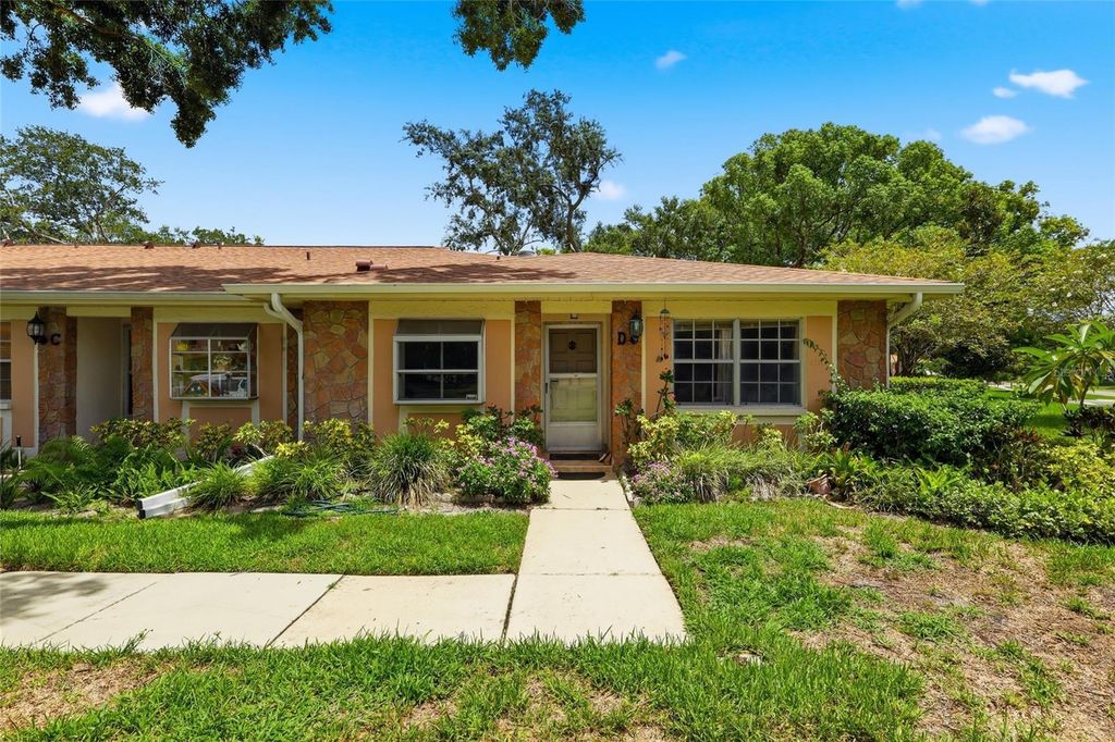 2211 LARK CIRCLE W D, Palm Harbor, FL 34684