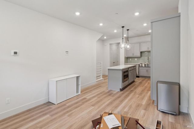 218 Verandah Ave, Novato, CA 94945