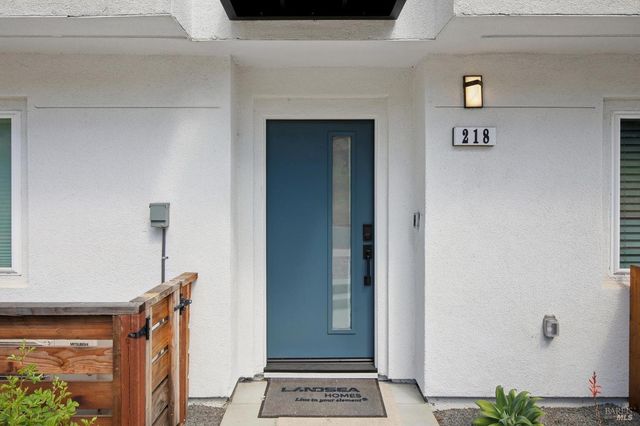 218 Verandah Ave, Novato, CA 94945