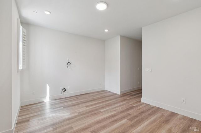 218 Verandah Ave, Novato, CA 94945