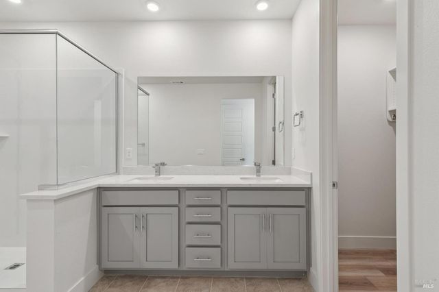 218 Verandah Ave, Novato, CA 94945