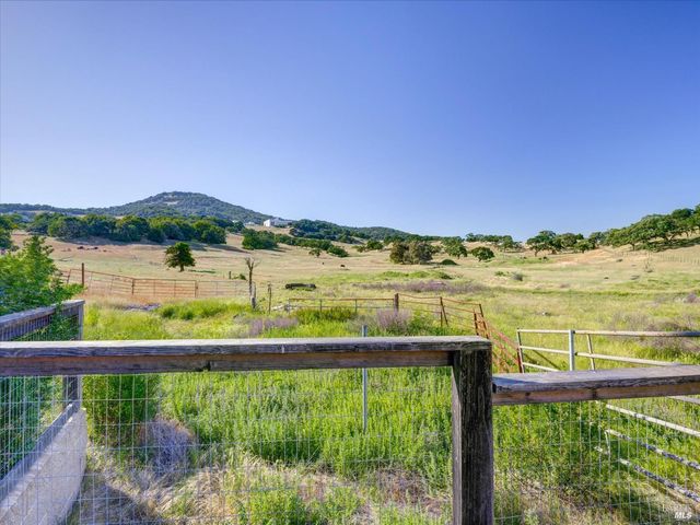 218 Verandah Ave, Novato, CA 94945