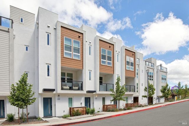 218 Verandah Ave, Novato, CA 94945