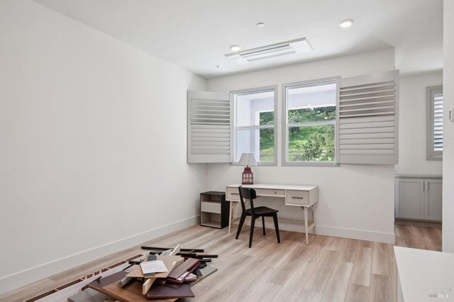 218 Verandah Ave, Novato, CA 94945