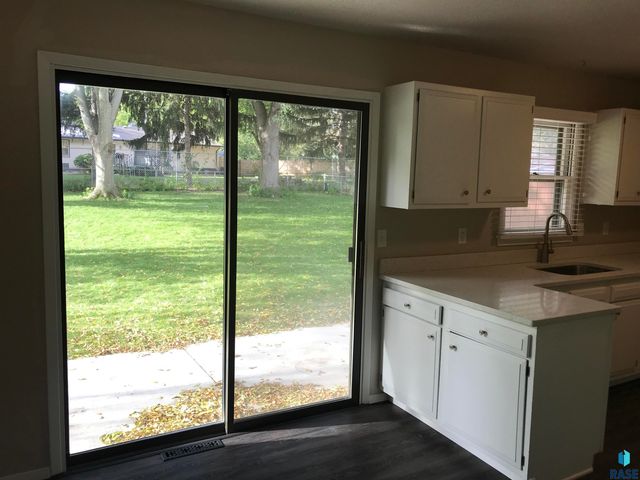 4013 S Drexel Dr Drive, Sioux Falls, SD 57106