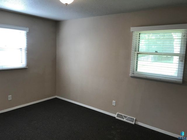 4013 S Drexel Dr Drive, Sioux Falls, SD 57106