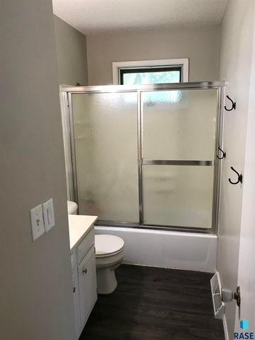 4013 S Drexel Dr Drive, Sioux Falls, SD 57106