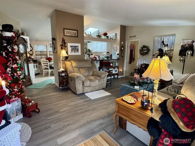 77 Blue Heron Drive, Longview, WA 98632