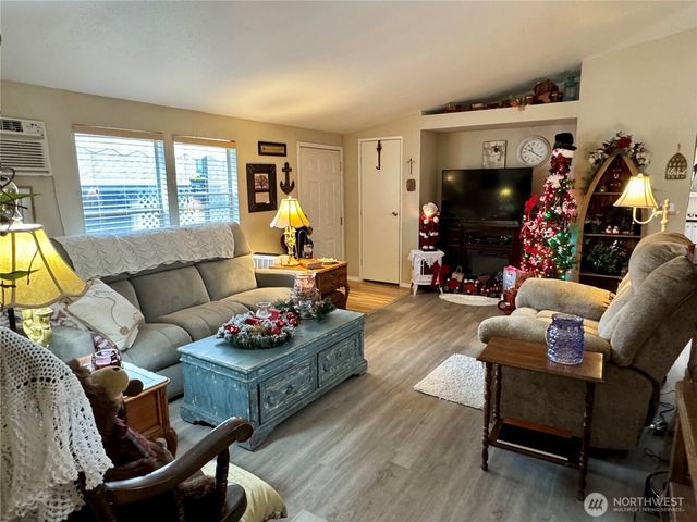 77 Blue Heron Drive, Longview, WA 98632