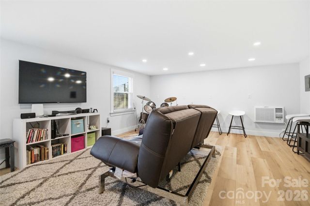 300 Forest Park Road, Matthews, NC 28104