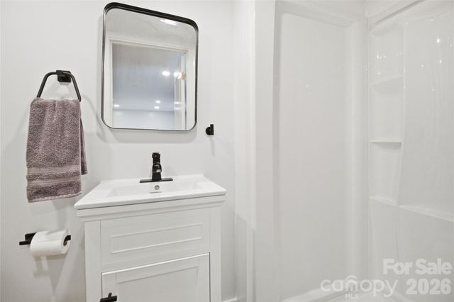 300 Forest Park Road, Matthews, NC 28104