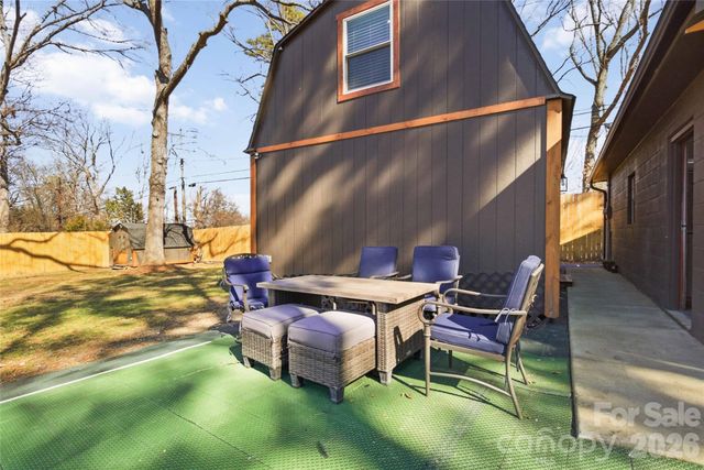 300 Forest Park Road, Matthews, NC 28104