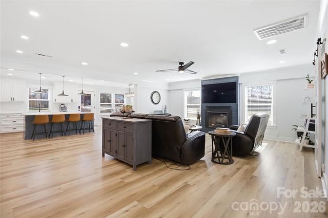 300 Forest Park Road, Matthews, NC 28104