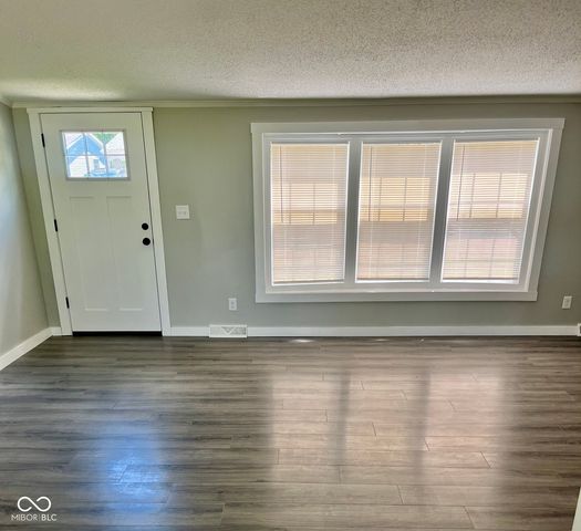 4712 Autumn Ridge Drive, Columbus, IN 47203