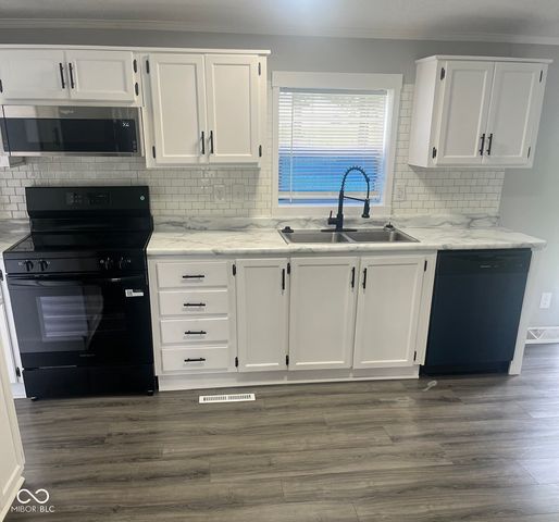4712 Autumn Ridge Drive, Columbus, IN 47203