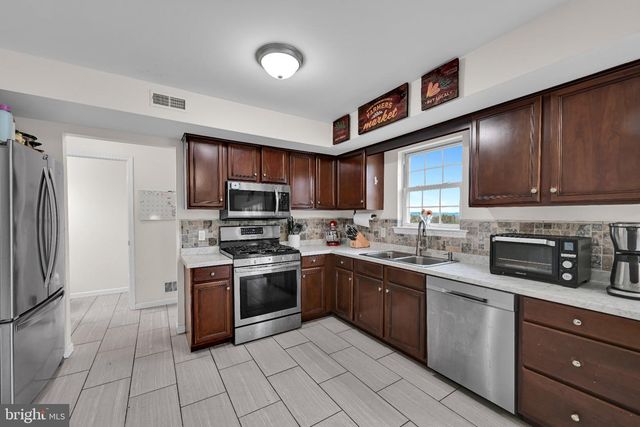 387 ONEIDA DR, Reading, PA 19608