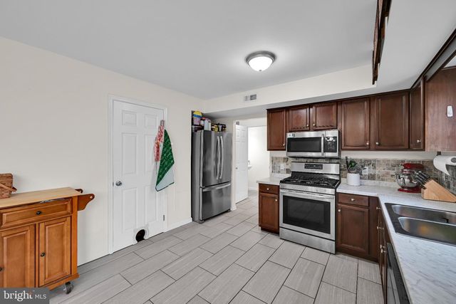387 ONEIDA DR, Reading, PA 19608