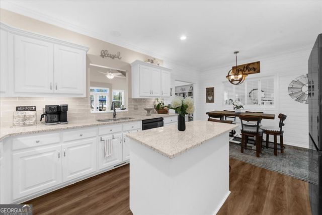 2638 Waters Edge Drive, Gainesville, GA 30504