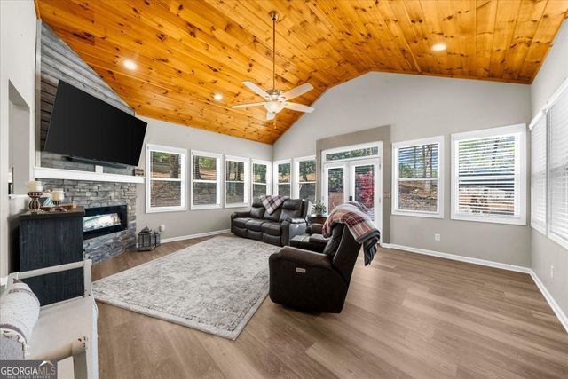2638 Waters Edge Drive, Gainesville, GA 30504