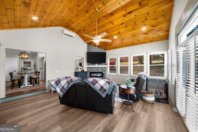 2638 Waters Edge Drive, Gainesville, GA 30504