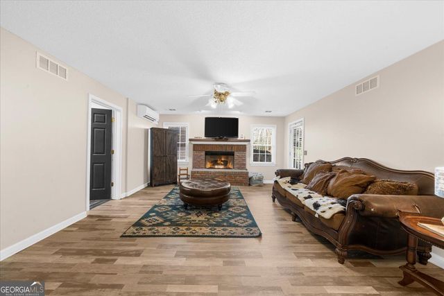 2638 Waters Edge Drive, Gainesville, GA 30504