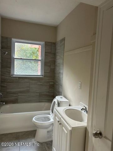 678 IVY Street, Jacksonville, FL 32206