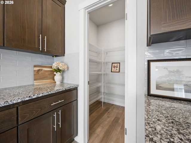 3054 Sw 38TH St, Gresham, OR 97080