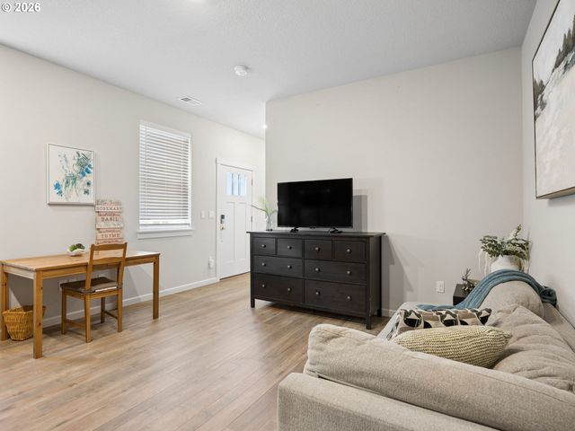3054 Sw 38TH St, Gresham, OR 97080