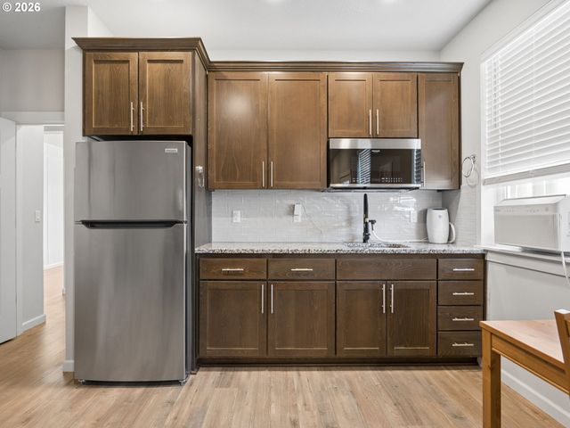 3054 Sw 38TH St, Gresham, OR 97080
