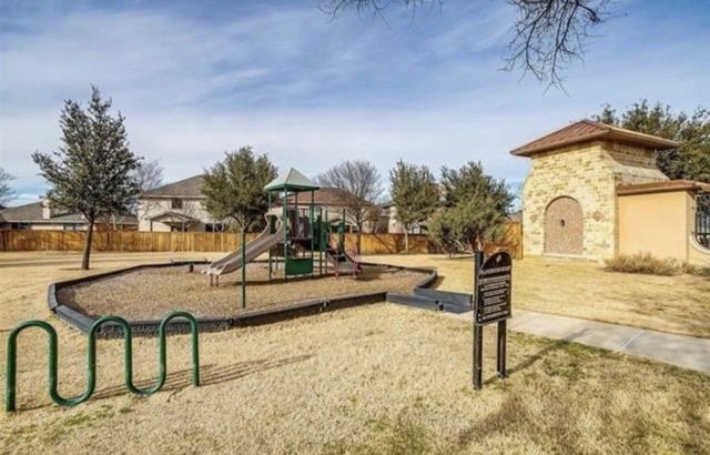 425 Iron Ore Trail, Fort Worth, TX 76131