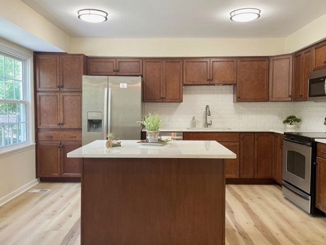 126 Gatone Dr, Hendersonville, TN 37075