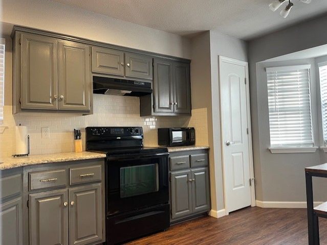 2300 Oakwood Avenue, Bentonville, AR 72712