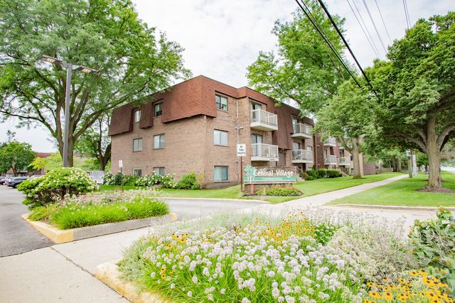 701 W Central Road B4, Mount Prospect, IL 60056
