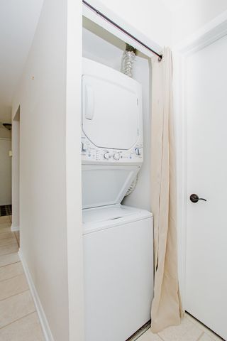 701 W Central Road B4, Mount Prospect, IL 60056