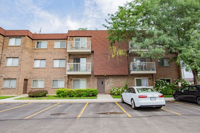 701 W Central Road B4, Mount Prospect, IL 60056