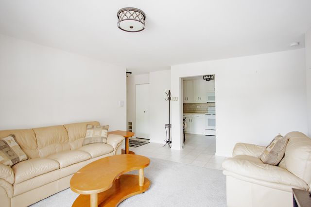 701 W Central Road B4, Mount Prospect, IL 60056