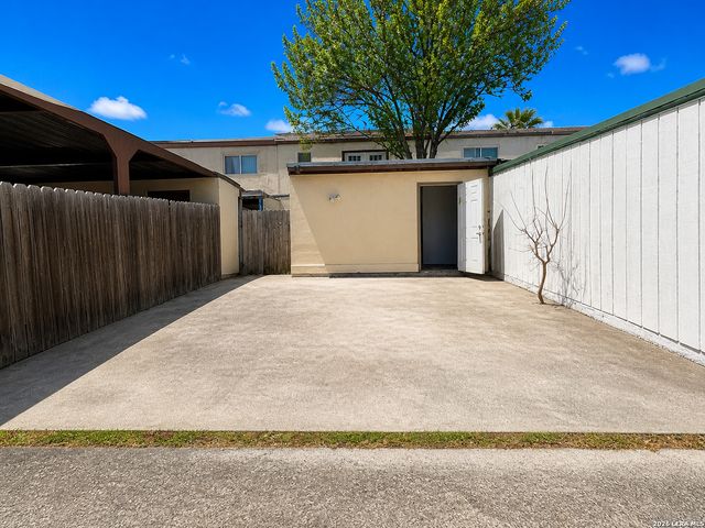 6631 Spring Hurst, San Antonio, TX 78249