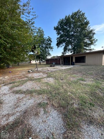 2800 Fred Street, Jonesboro, AR 72401