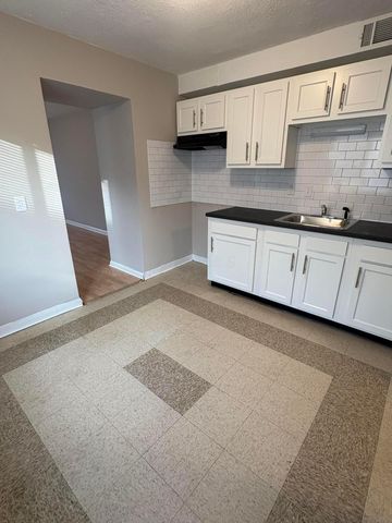 1045 Loretta Avenue, Columbus, OH 43211