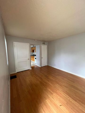 1045 Loretta Avenue, Columbus, OH 43211