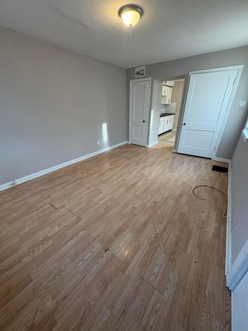 1045 Loretta Avenue, Columbus, OH 43211