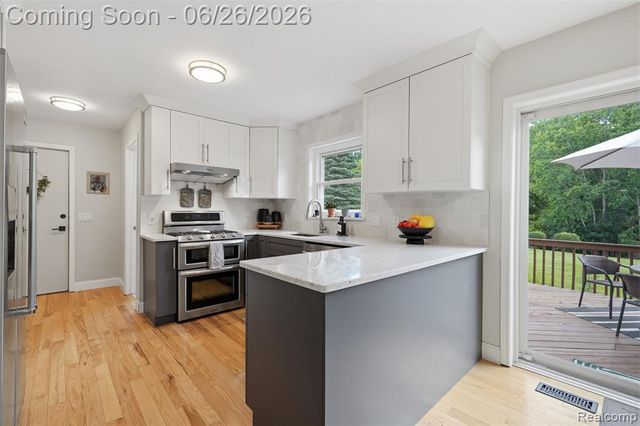 60569 Town Square Street, New Hudson, MI 48165