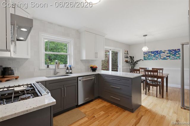 60569 Town Square Street, New Hudson, MI 48165