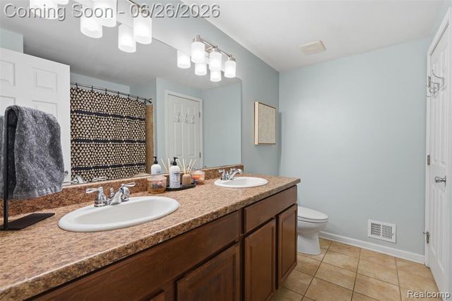 60569 Town Square Street, New Hudson, MI 48165