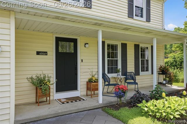 60569 Town Square Street, New Hudson, MI 48165